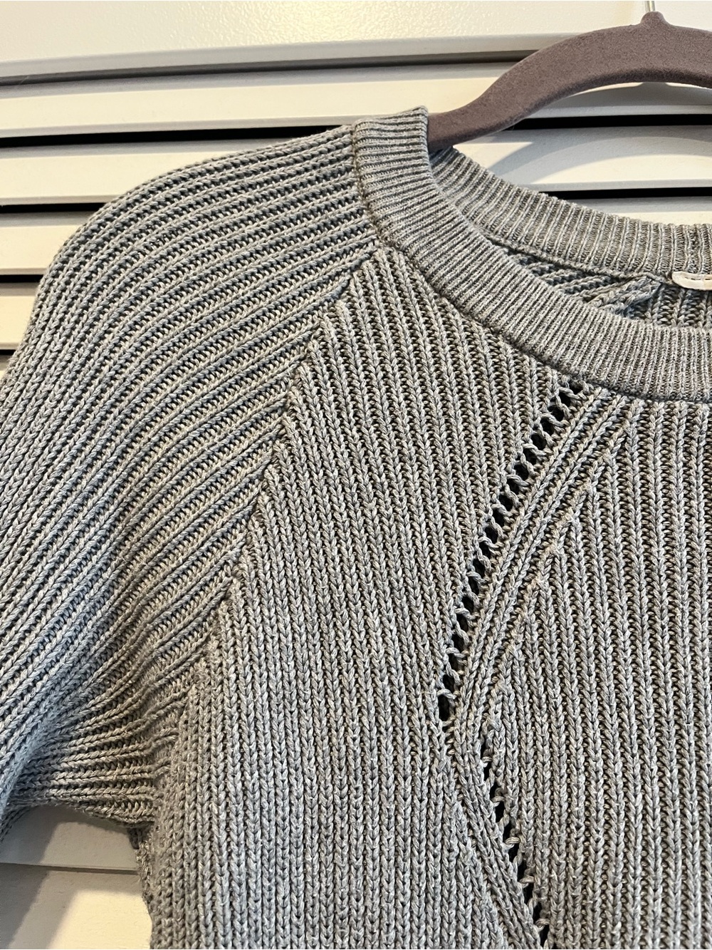 Lululemon size 6 - Women’s Light Gray Knit Sweater - Classic Crewneck